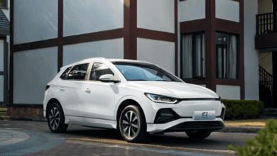 В Китае BYD представляет обновленную версию e2 Honor Edition. Цена от 12 400 долларов США