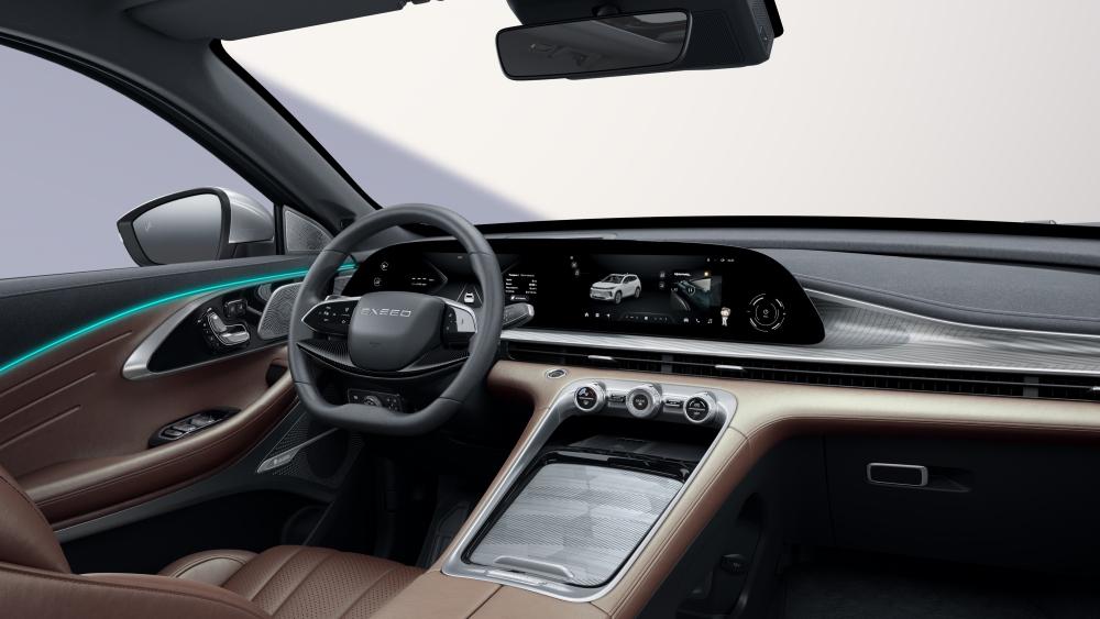 Обновленный интерьер салона кроссовера Exeed TXL