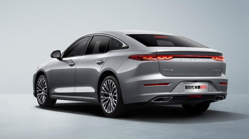 рестайлинг обновленного FAW Bestune B70 вид сбоку сзади