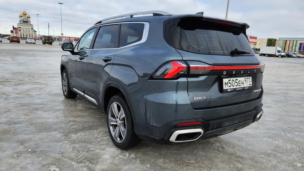 Тест задней части Geely Okavango