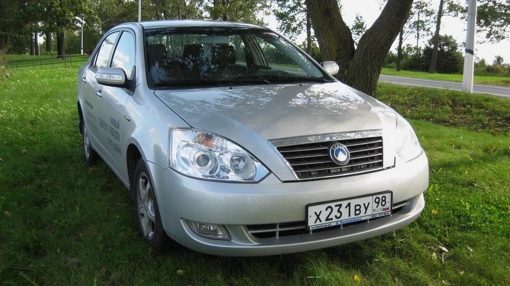 Седан Geely Vision вид сбоку спереди