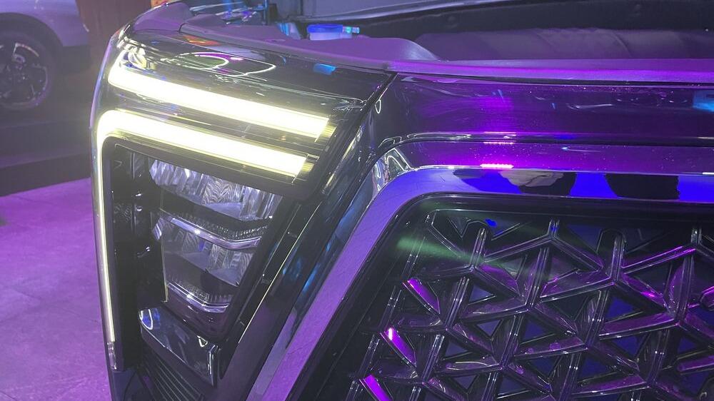 JAC JS5 в Казахстане презентация передних фар оптики ДХО