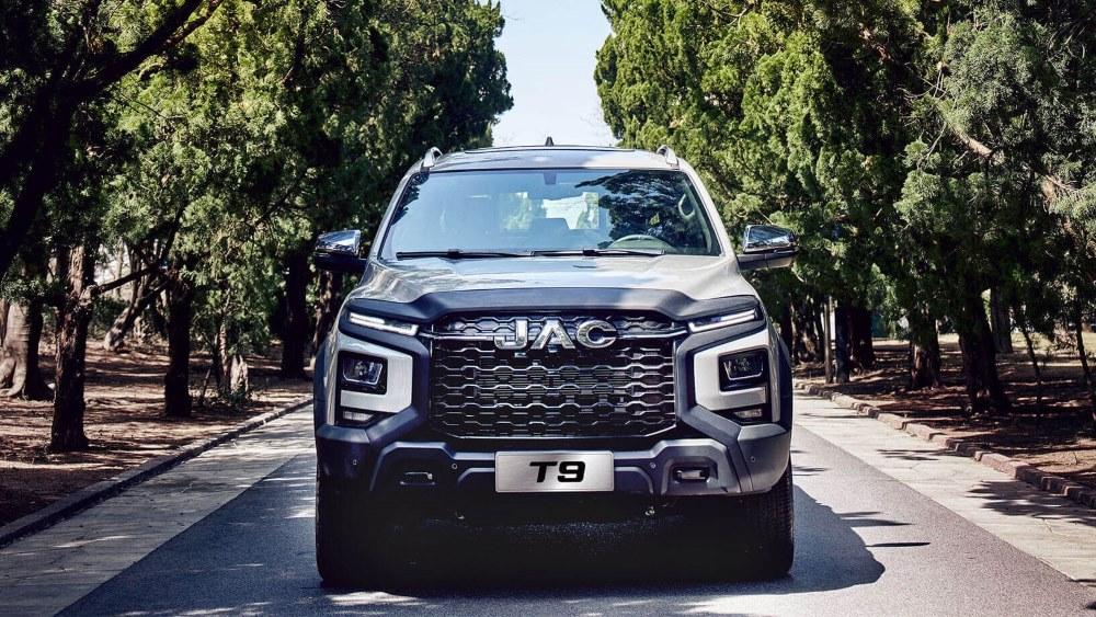 Пикап JAC T9 спереди