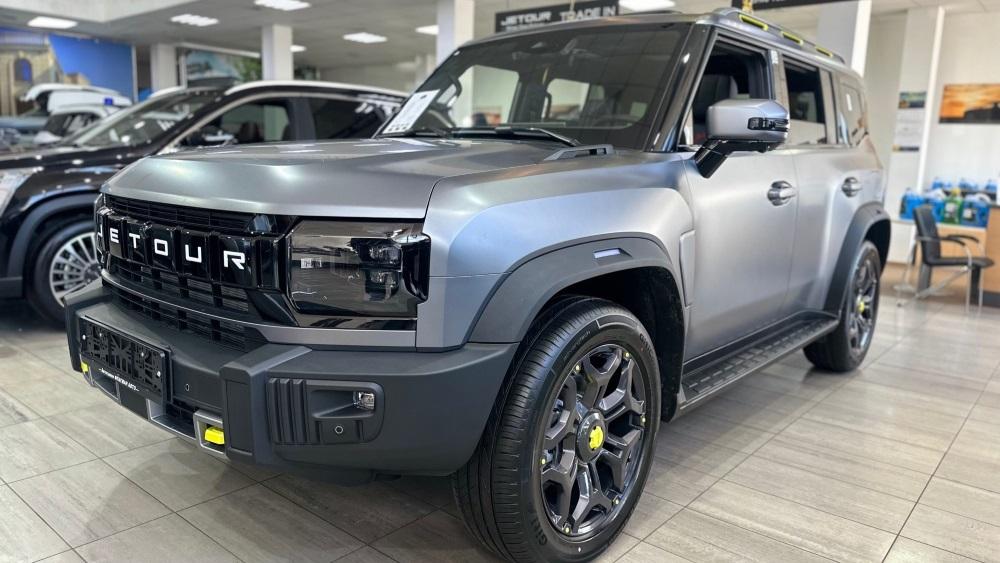 Внедорожник Jetour T2, новый от дилера, купить Москва Флагман Авто в автосалоне, вид спереди