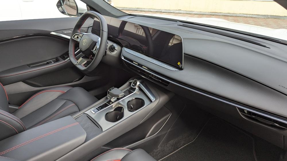 Интерьер салона Лифтбек MG 7