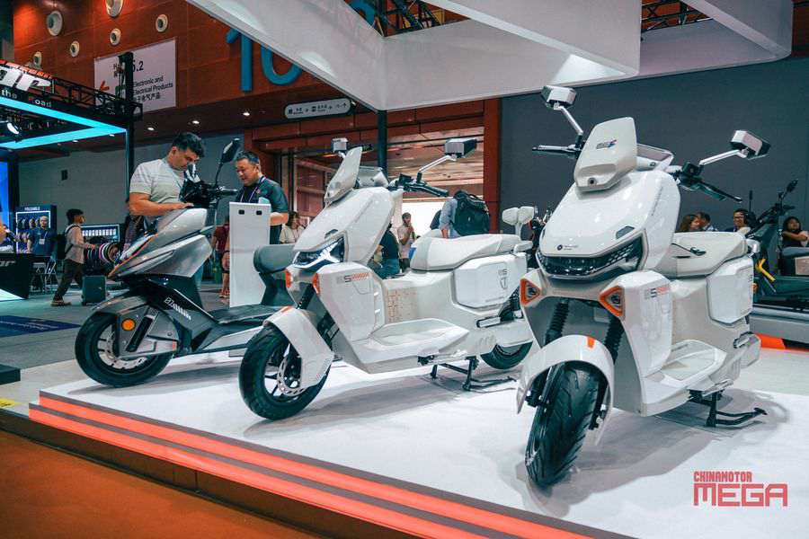 135-я Кантонская ярмарка: инновации в китайской экспортной индустрии мотоциклов и рост электроэнергетики 135-я Кантонская ярмарка: Инновации в экспортной индустрии мотоциклов Китая и рост электроэнергетики 135-я Кантонская ярмарка Инновации в экспортной индустрии мотоциклов и рост электроэнергетики Мотоцикл Chinse eb 12