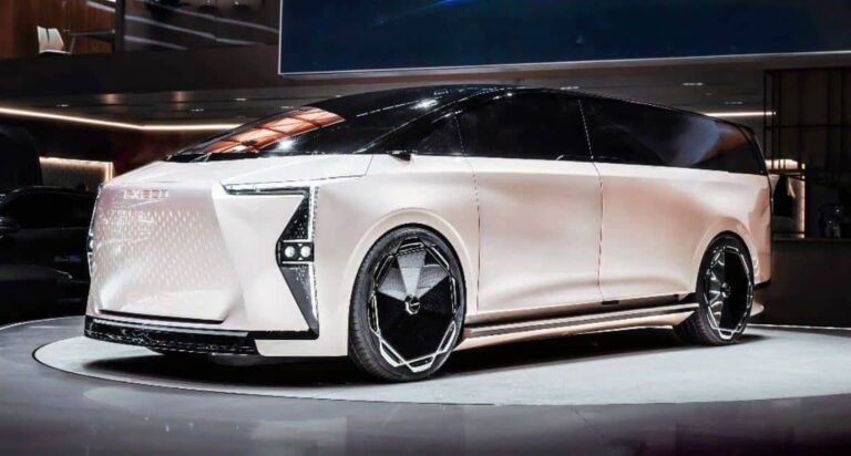 В Китае флагманский минивэн Chery Exeed E08 может появиться во втором полугодии 2024 года