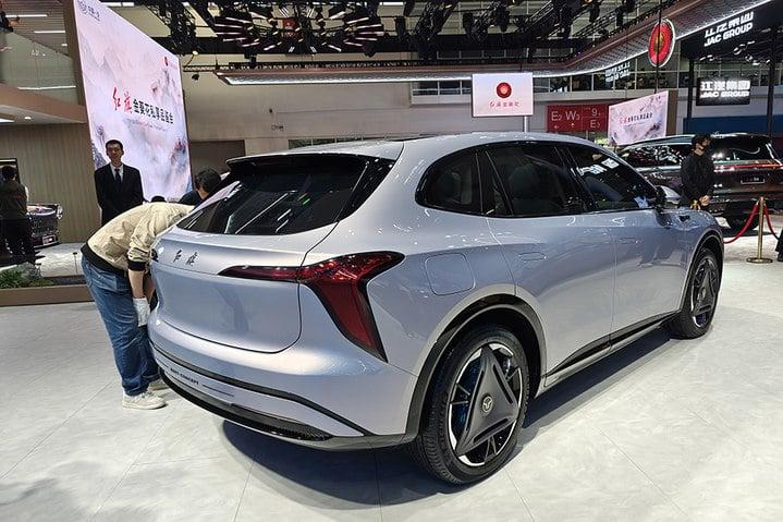 FAW Hongqi показали три концепта автомобилей на автосалоне Auto China 2024 в Пекине