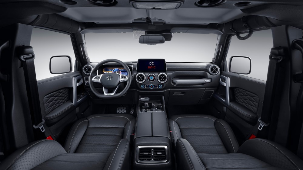 Интерьер салона BAIC BJ40 Champion