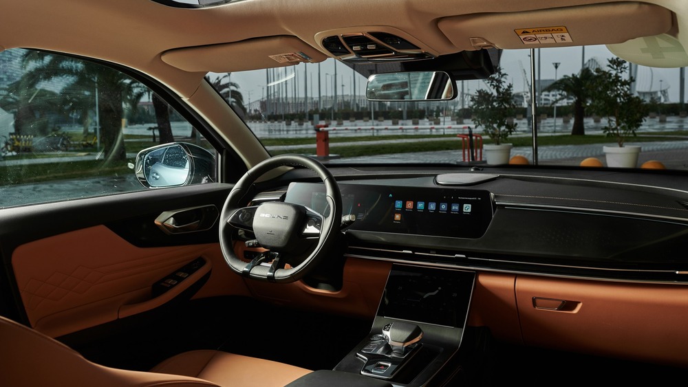 Тест салона BAIC X75