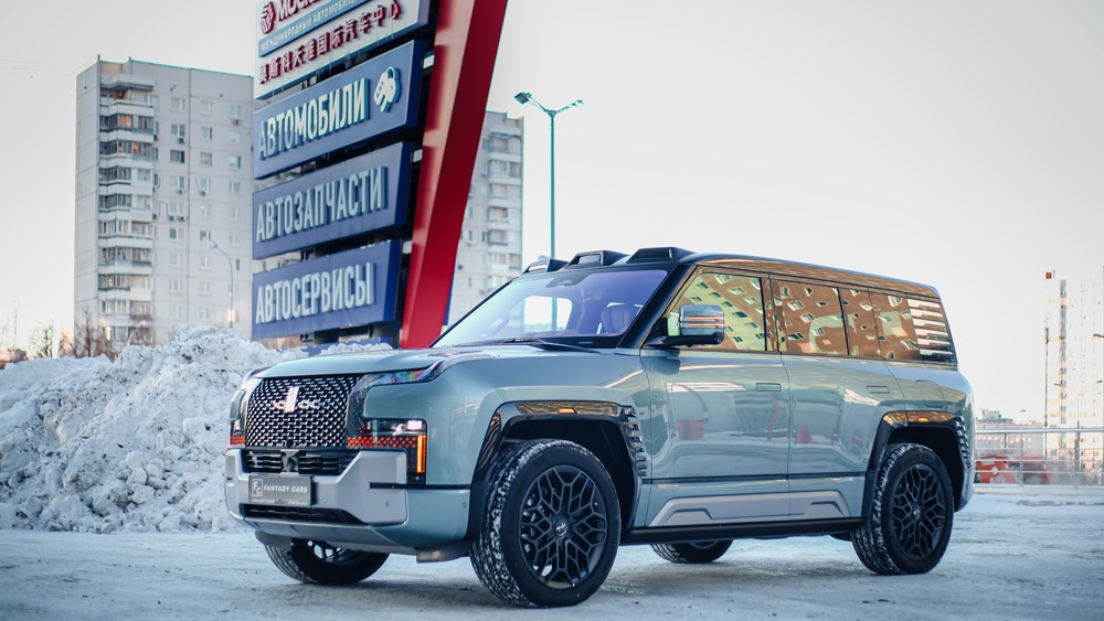 Внедорожник BYD Yangwang U8 в автосалоне купить новую московскую Tianya передок