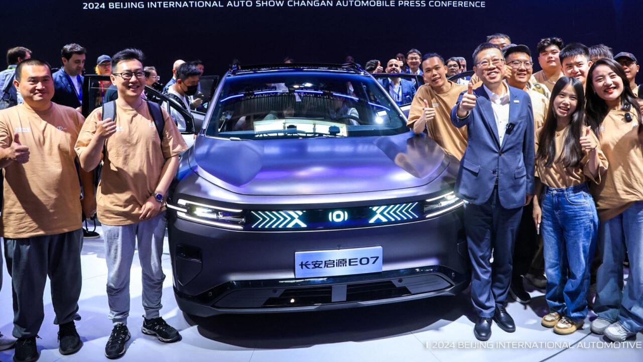 В Китае Changan представила первый в мире серийный автомобиль-трансформер  Changan Nevo E07. | Автомобили из Китая