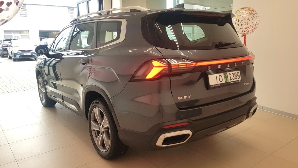 Кроссовер Geely Okavango Новый в Беларуси вид сзади 