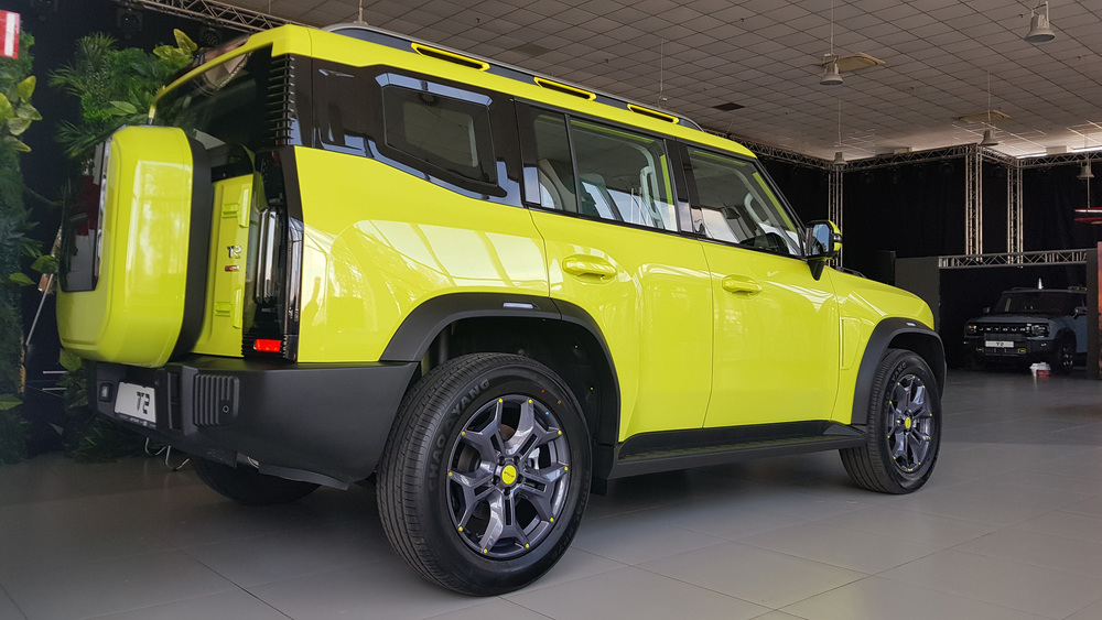 Внедорожник Jetour T2 в Беларуси вид сбоку сзади