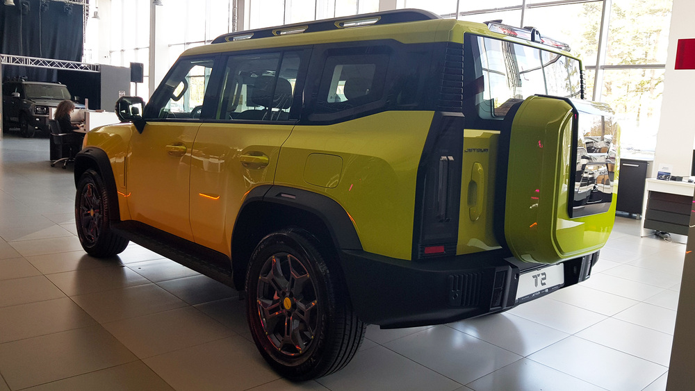 Внедорожник Jetour T2 в Беларуси вид сбоку сзади