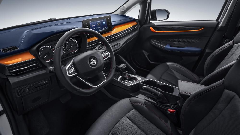 Интерьер салона Ливан X3 Pro