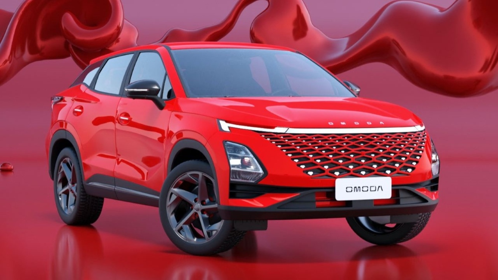 Передняя часть кроссовера Omoda C5 в новом цвете