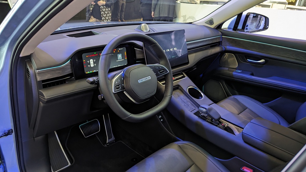 Интерьер салона Серес М5