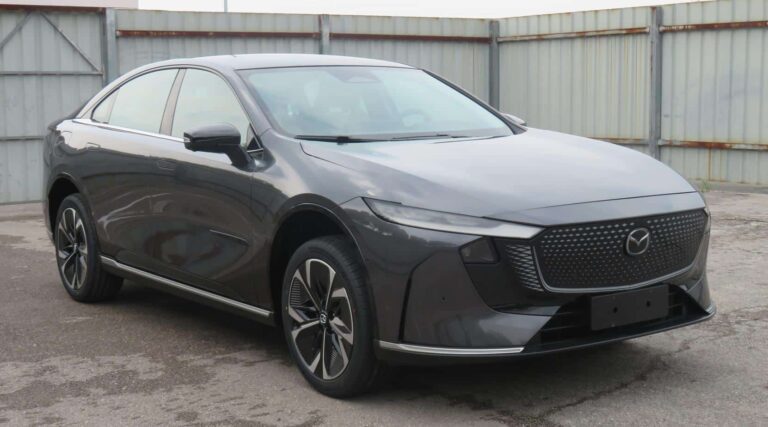 В Китае представлена ​​и готова к продажам Mazda EZ-6