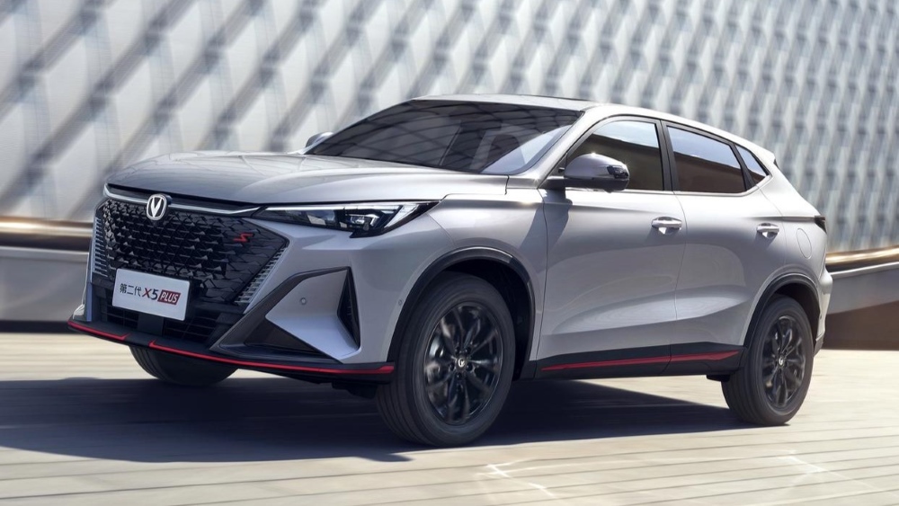 Передняя часть кроссовера Changan X5 Plus