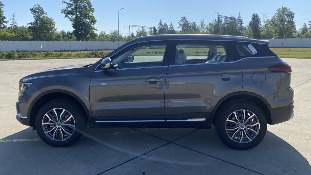 BelGee X70, вид сбоку