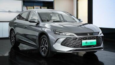 В Китае седан BYD Qin L DM-i прибыл к дилерам еще до запуска официальных продаж В Китае седан BYD Qin L DM-i прибыл к дилерам еще до запуска официальных продаж