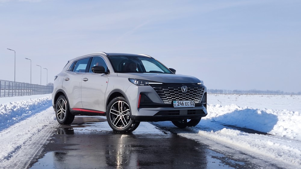 Тест-драйв Changan CS55 Plus, вид сбоку