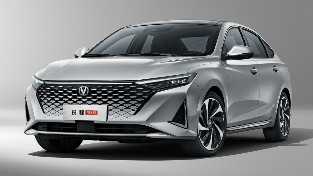 Changan Raeton Plus боковая передняя часть