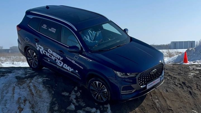 Обновленный кроссовер Chery Tiggo 8 Pro Max полигон Алматы полноприводный спуск