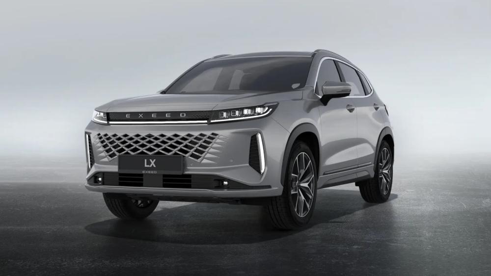 Обновленный кроссовер Exeed LX сбоку спереди
