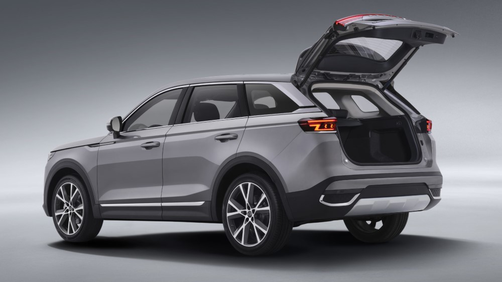 новый FAW Bestune T99 вид сзади