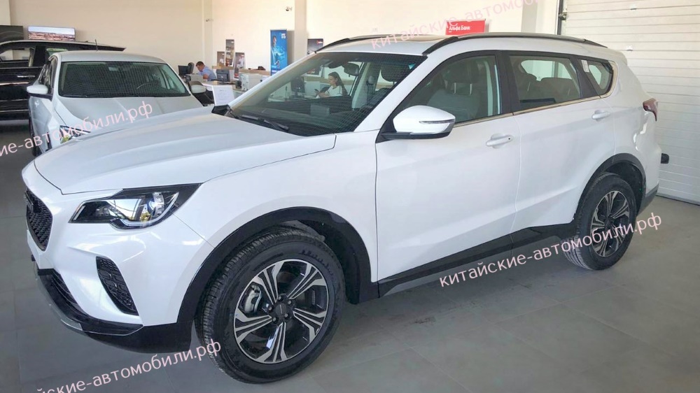 Soueast DX8S в дилерском центре Автоюг в Ставрополе купить боковую переднюю часть