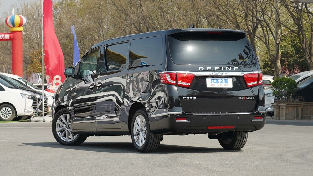 Минивэн JAC Refine L6 Max вид сзади