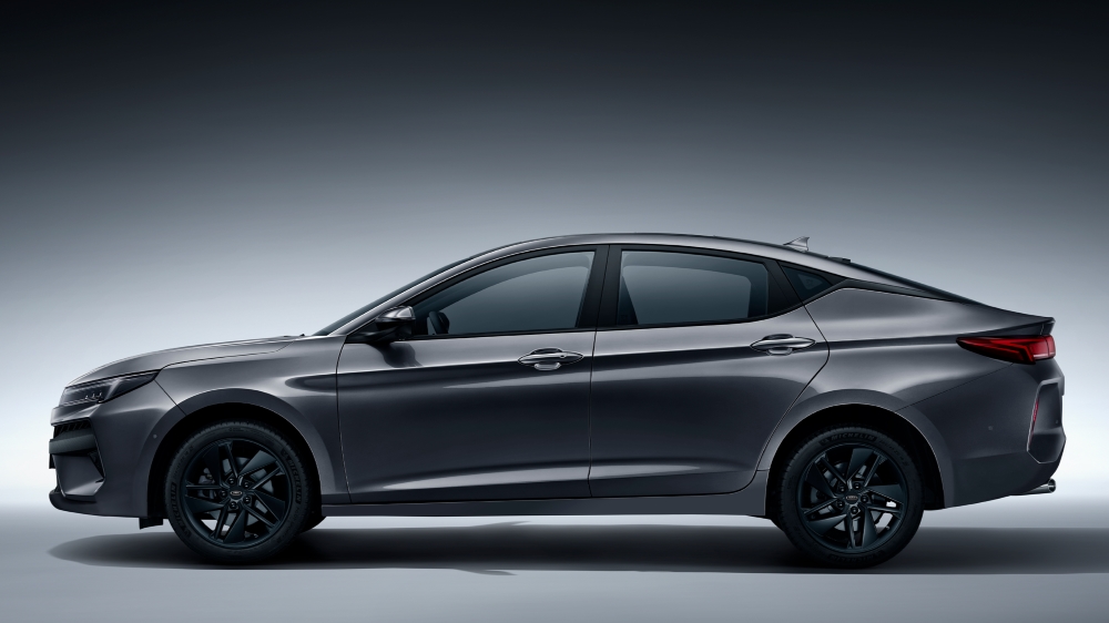 Лифтбек JAC J7 Plus сбоку в Казахстане