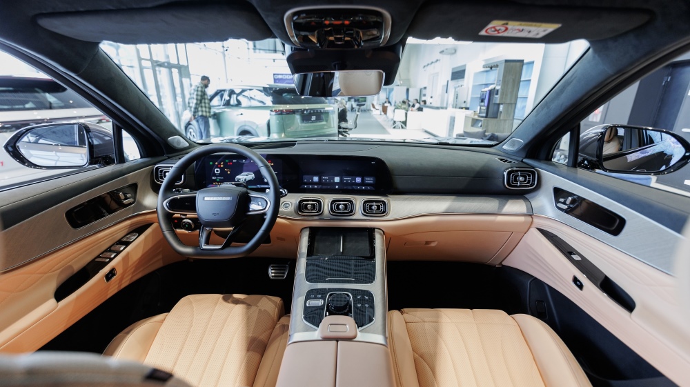 Салон салона Jaecoo J8 от дилера в автосалоне купить новый Нижний Новгород