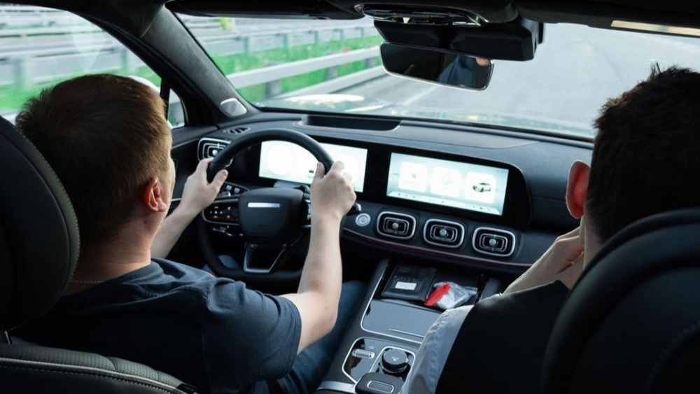 Салон Jaecoo J8 салон тест-драйв клиент Рольф