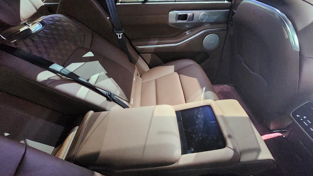 Внедорожник Танк 700 Hi4-T салон салон салон второго ряда