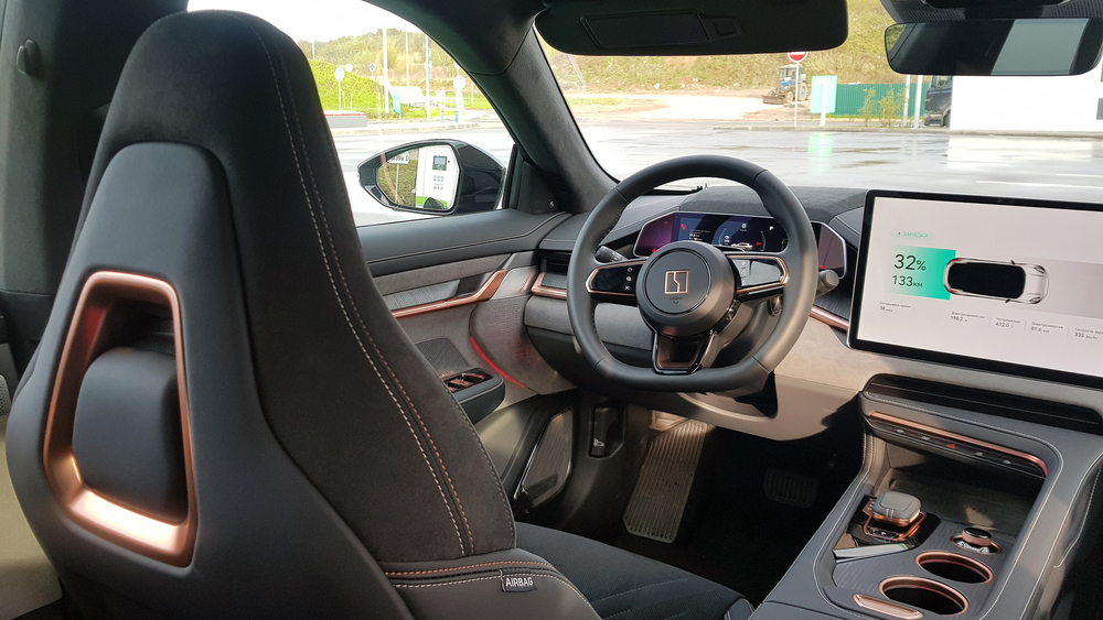 Zeekr 001 салон интерьер в Беларуси тест официальный