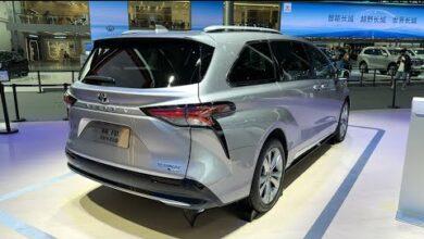 Видеообзор экстерьера и интерьера Toyota Sienna Platinum eHEV 2024 года