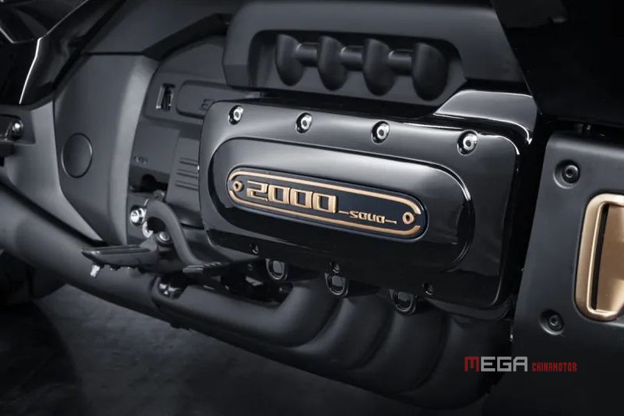 Горизонтально-оппозитный 8-цилиндровый двигатель мотоцикла Great Wall SOUO S2000 поступит в серийное производство.