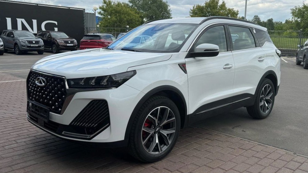 Chery Tiggo 7 pro max новый кроссовер вид спереди сбоку