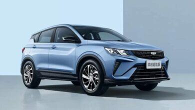 Популярный в России кроссовер Geely Coolray снова обновился в Китае. Новый дизайн и другой двигатель