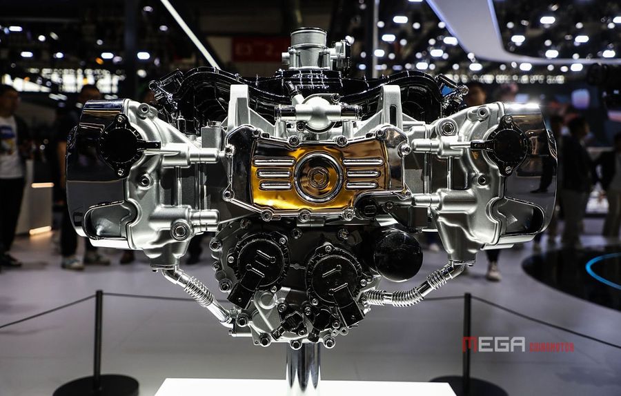 Горизонтально-оппозитный 8-цилиндровый двигатель мотоцикла Great Wall SOUO S2000 поступит в серийное производство.