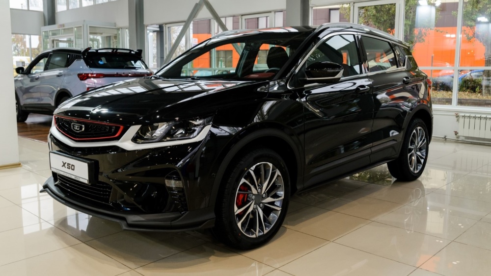 Belgee X50 от дилеров Geely сбоку спереди купить новый Липецкий Сатурн-Л