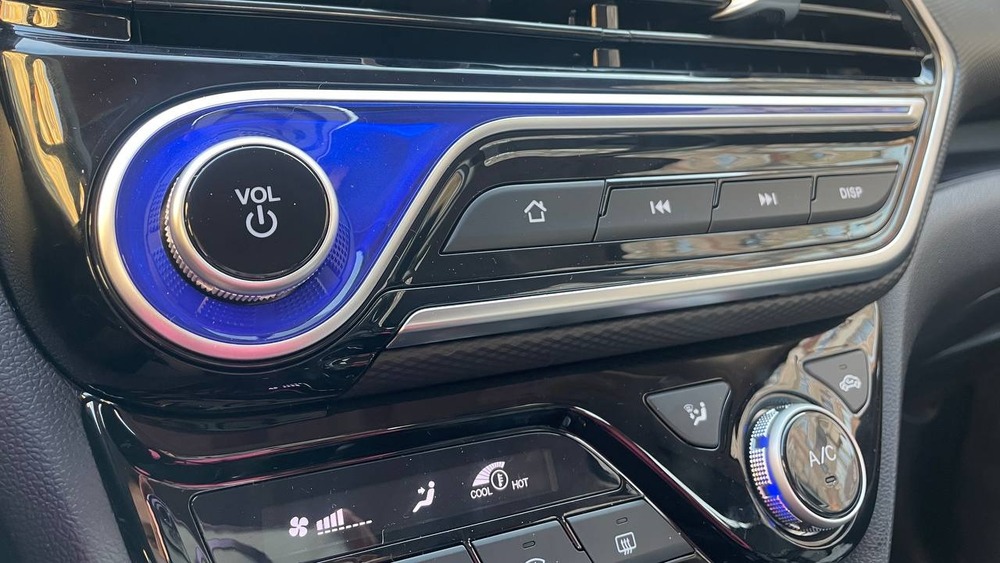 тест Changan Alsvin в Казахстане салон салон центральная консоль