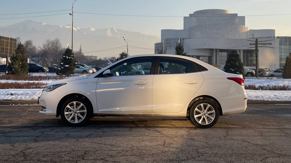 Тест Changan Alsvin в Казахстане, вид сбоку