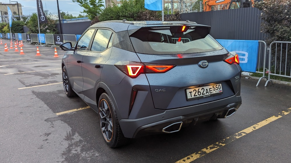 Кроссовер GAC GS3, вид сбоку сзади