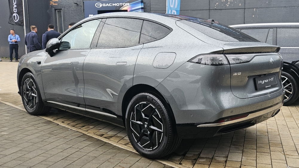 Hyper HT GAC AION ELECTRIC Crossover на спине