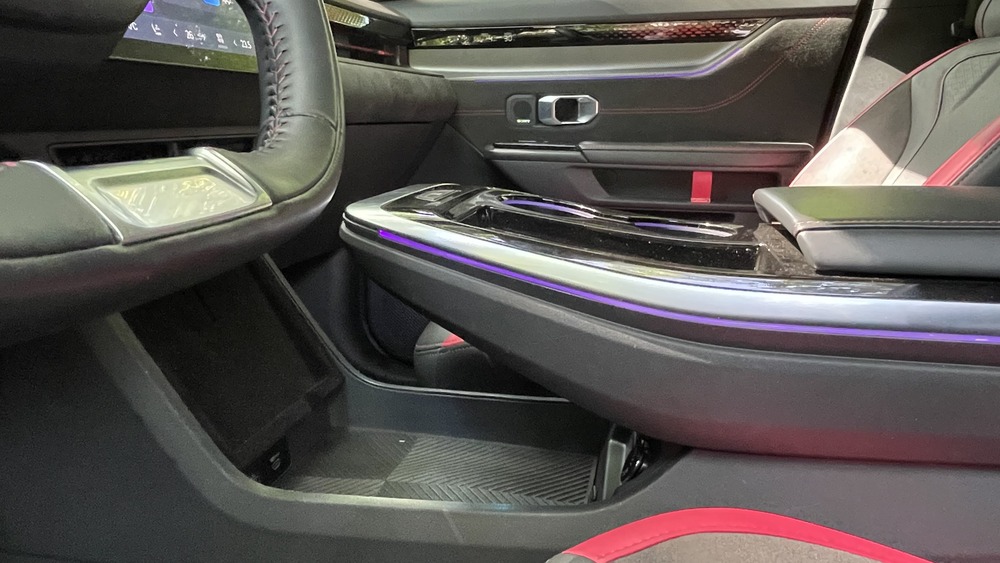 Jetour Dashing в Казахстане тест-драйв салон салон парящий тоннель