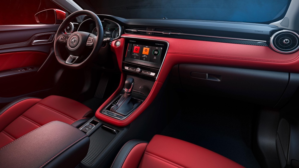 Салон Лифтбек МГ 6